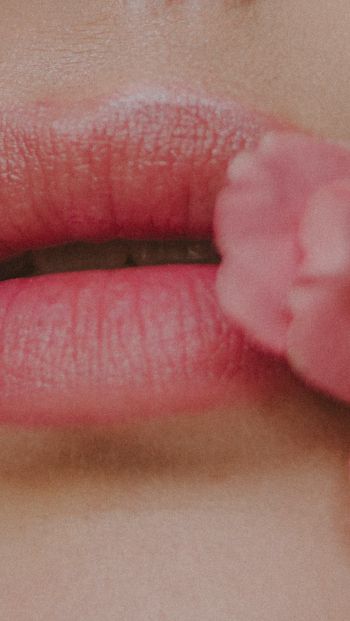 lips, flower, girl Wallpaper 640x1136