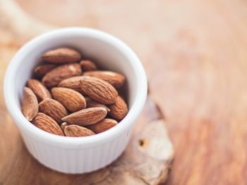 nuts, almond, benefit Wallpaper 800x600