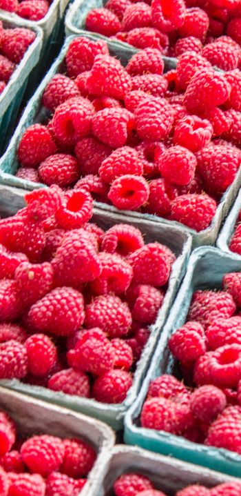 raspberries, berry Wallpaper 1080x2220