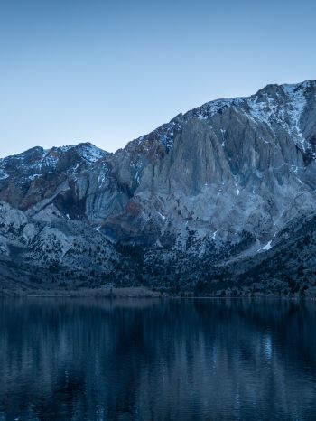 Обои 1620x2160 горы, озеро, отражение