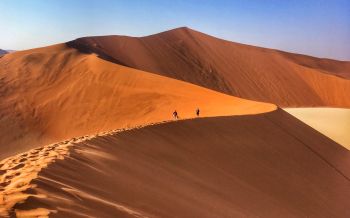 Обои 2560x1600 пустынный пейзаж, дюны