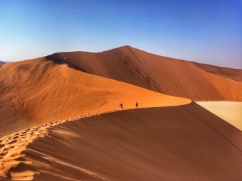 Обои 800x600 пустынный пейзаж, дюны