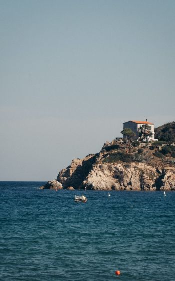 Обои 1600x2560 дом у моря, скалы