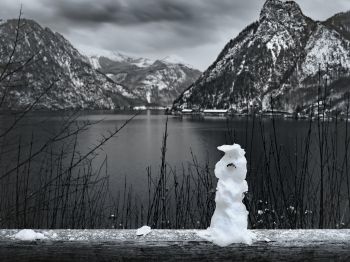 mountains, lake, snowman Wallpaper 800x600