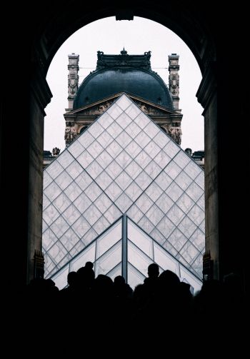 Обои 1640x2360 Париж, Франция Франция уличная фотография архитектура купол человек арка арочный шпиль шпиль башня