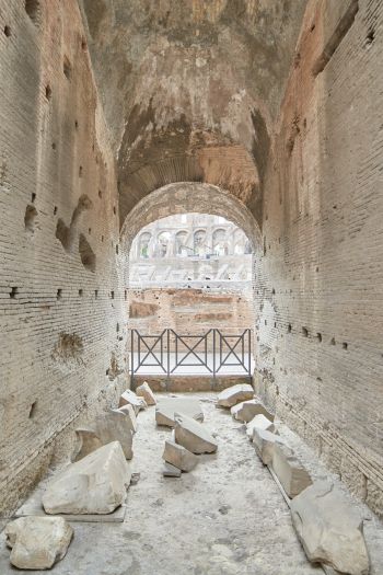 Обои 640x960 Колизей, Рим, Италия