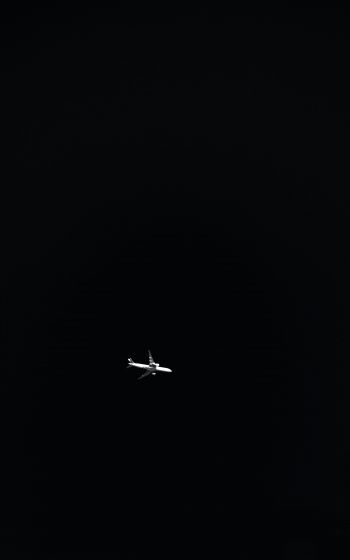 Обои 800x1280 самолет, ночь, черный фон
