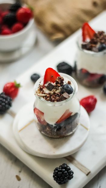 dessert, strawberry, panacotta Wallpaper 640x1136