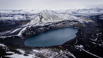Обои 1600x900 Исландия, горы, озеро, снег