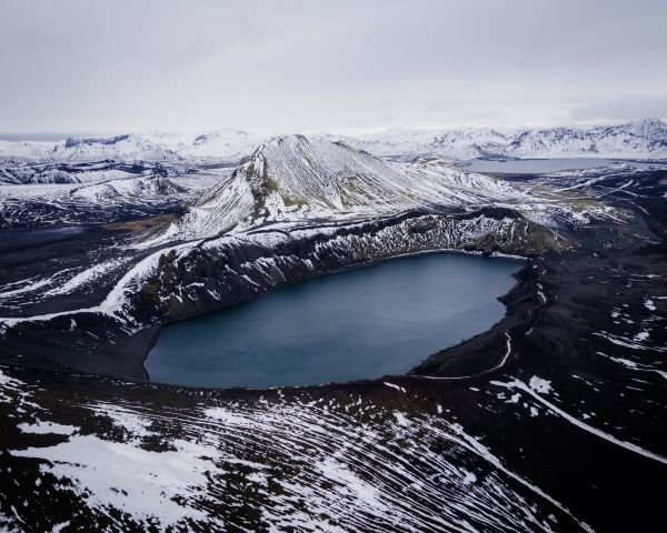 Iceland, mountains, lake, snow Wallpaper 1280x1024