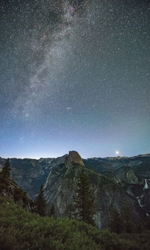 Yosemite Valley, USA Wallpaper 1200x2000