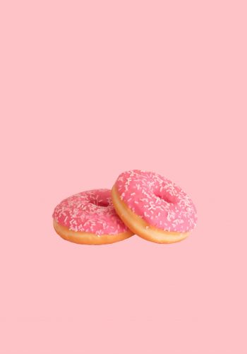 Обои 1668x2388 пончик, глазурь, розовый