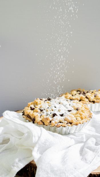 dessert, icing sugar, cupcake Wallpaper 640x1136