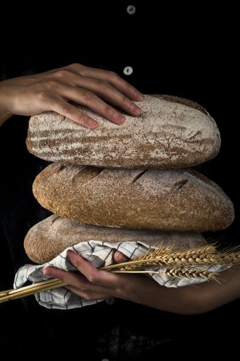 bread, baked goods, rye Wallpaper 640x960