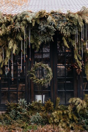 wreath, coniferous branches, christmas Wallpaper 640x960