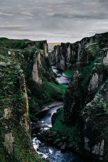 Обои 640x960 Исландия, горы, река