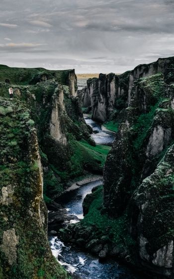Обои 1600x2560 Исландия, горы, река
