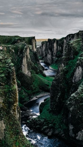 Обои 640x1136 Исландия, горы, река