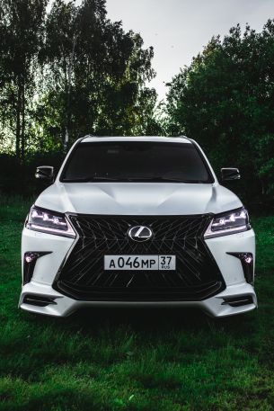 Lexus LX 570 Wallpaper 640x960