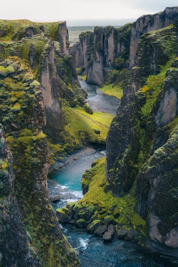 Обои 640x960 Исландия, горы, река