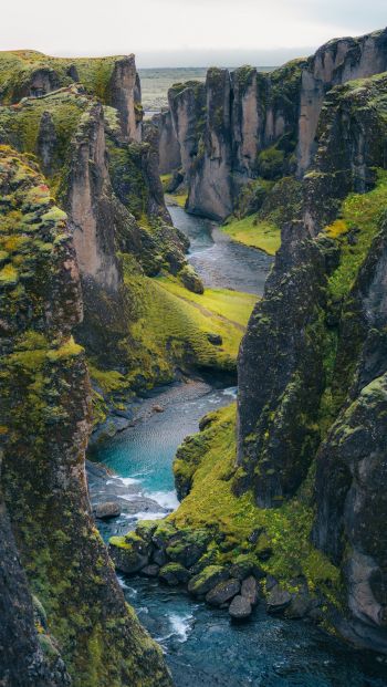 Обои 640x1136 Исландия, горы, река