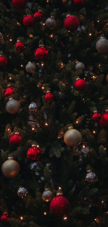 christmas balls, Christmas tree Wallpaper 1080x2280
