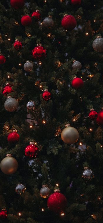 christmas balls, Christmas tree Wallpaper 1080x2340
