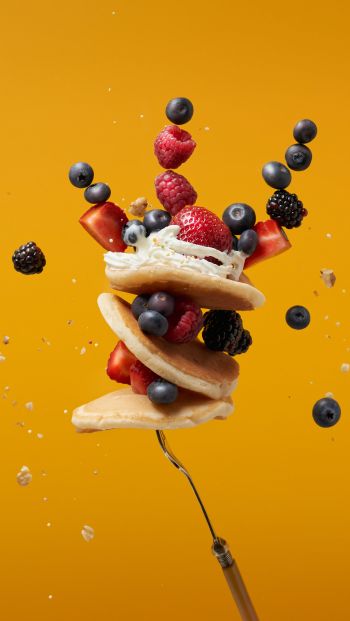 pancakes, berries Wallpaper 640x1136