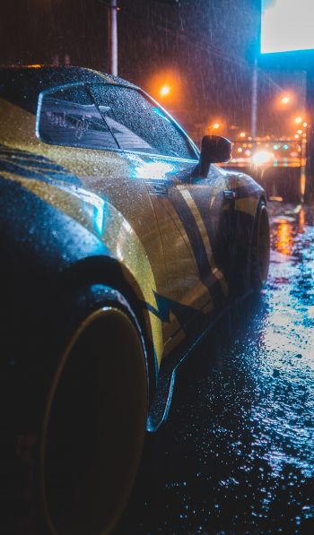 Обои 600x1024 спортивная машина, дождь, ночь