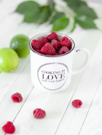 raspberries, berries, mug Wallpaper 1620x2160
