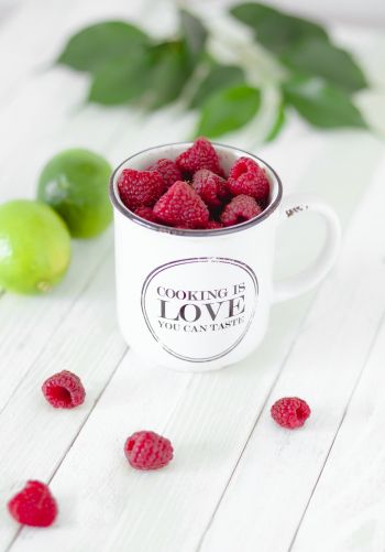 raspberries, berries, mug Wallpaper 1668x2388