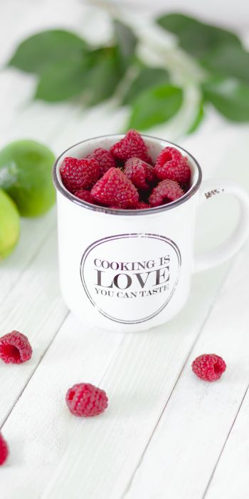 raspberries, berries, mug Wallpaper 720x1440