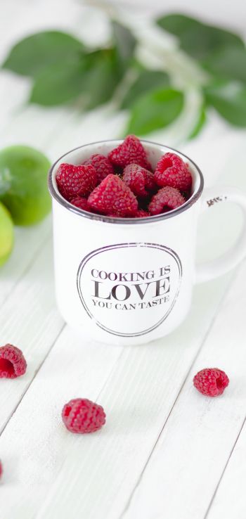 raspberries, berries, mug Wallpaper 1440x3040