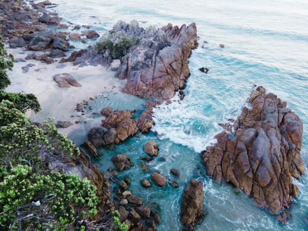 ocean, rocks, sand Wallpaper 800x600