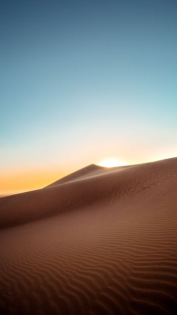 Обои 640x1136 песчаные дюны, небо