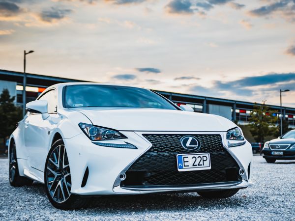 Обои 1024x768 Lexus RC 350, спортивная машина