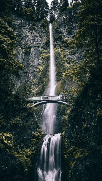 Multnoma Falls, Oregon, USA Wallpaper 1440x2560