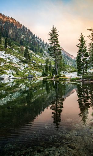 Trinity-Alps, California, USA Wallpaper 1200x2000