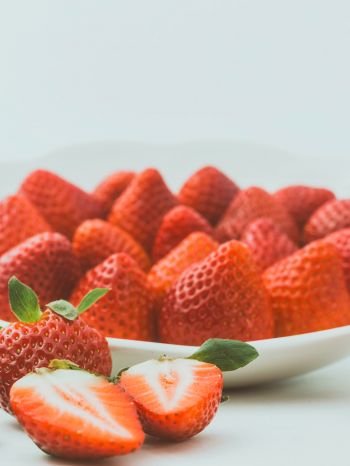 strawberry, berry, red Wallpaper 1620x2160