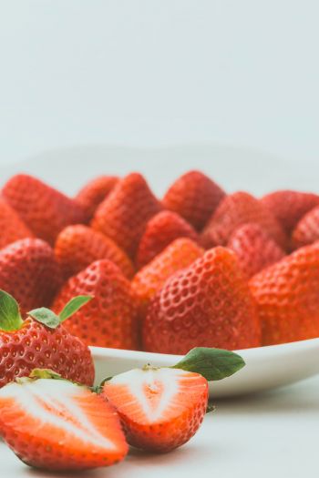 strawberry, berry, red Wallpaper 640x960