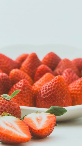 strawberry, berry, red Wallpaper 640x1136