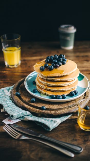 pancakes, honey, berries Wallpaper 640x1136