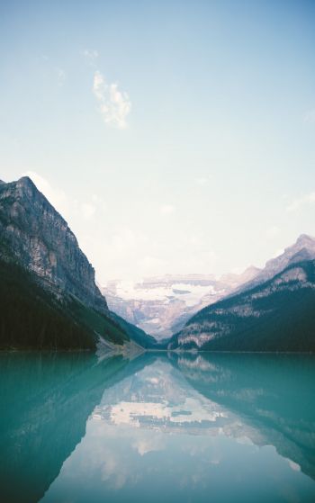 Обои 1752x2800 Озеро Луиз, Канада, отражение