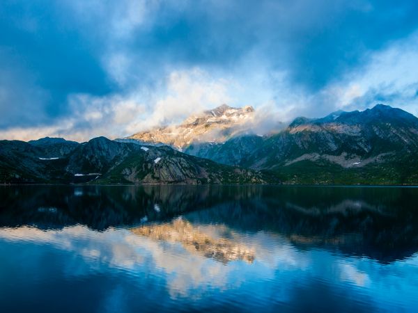 mountains, lake, clouds Wallpaper 800x600