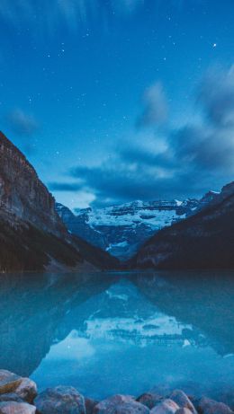 Lake Louise, Banff, Canada Wallpaper 640x1136