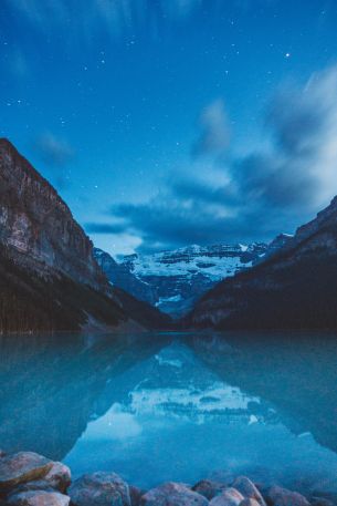 Lake Louise, Banff, Canada Wallpaper 640x960