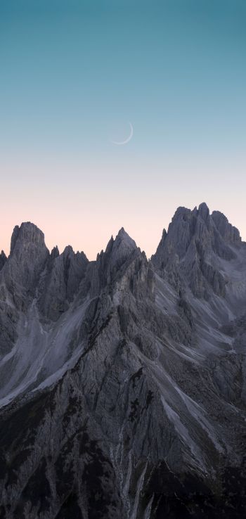 Обои 720x1520 горы, месяц, небо