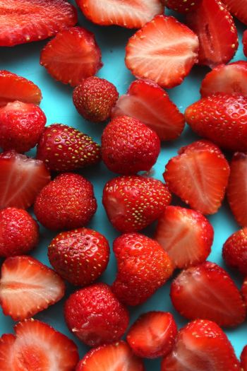 strawberry, berries Wallpaper 640x960