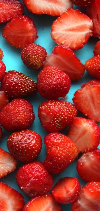 strawberry, berries Wallpaper 720x1520