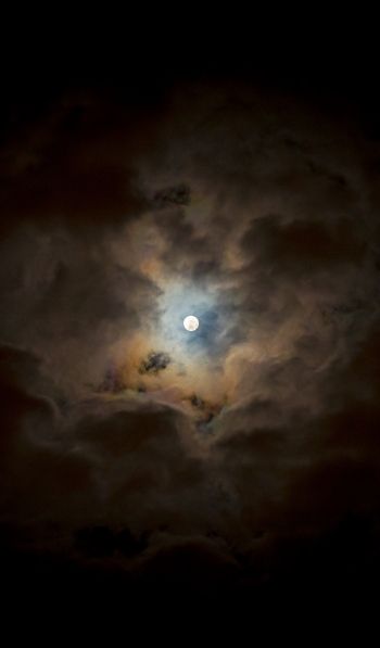 Обои 600x1024 луна, облака, ночь